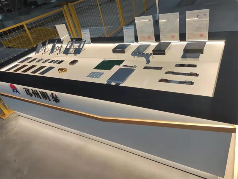 河南省委書記樓陽生、省長王凱蒞臨明泰鋁業(yè)子公司明晟新材料參觀調(diào)研