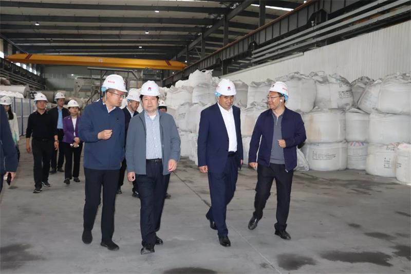 省人大環(huán)資委副主任吳忠華帶隊(duì)蒞臨明泰鋁業(yè)開展立法調(diào)研