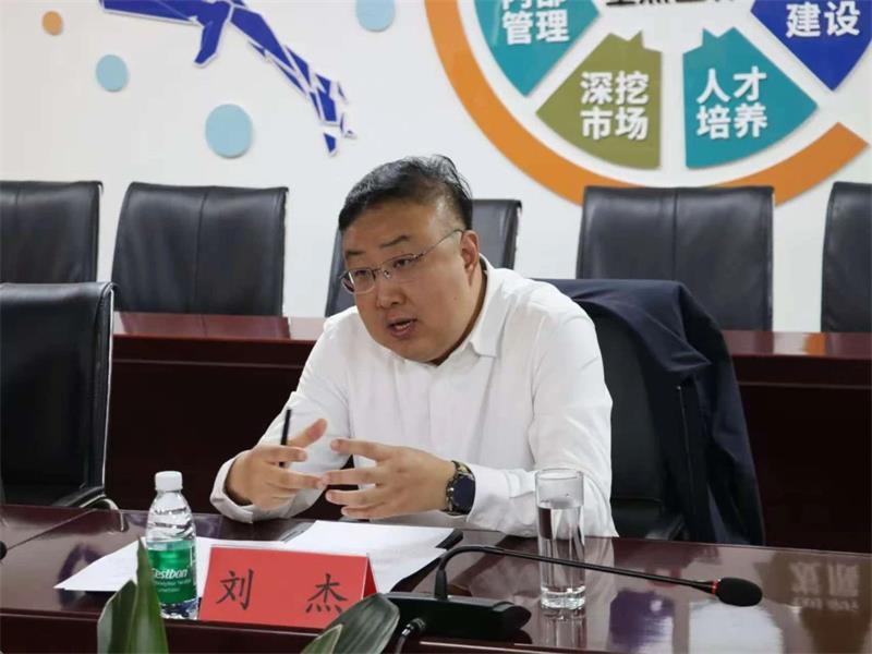 中國有色金屬工業(yè)協(xié)會(huì)黨委副書記范順科一行蒞臨明泰鋁業(yè)調(diào)研