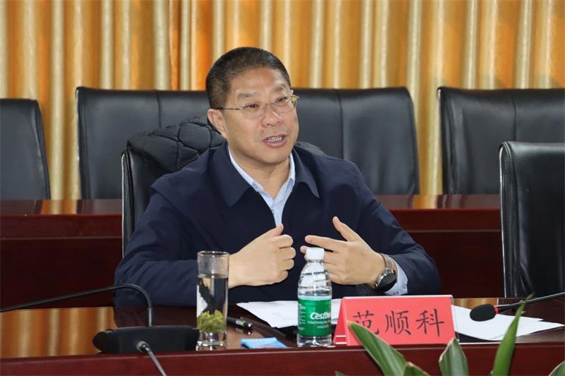 中國有色金屬工業(yè)協(xié)會(huì)黨委副書記范順科一行蒞臨明泰鋁業(yè)調(diào)研